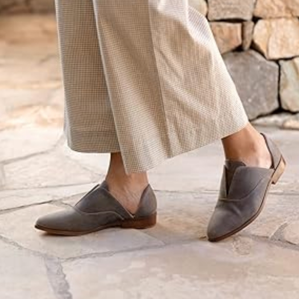 New! Nisolo Emma d'Orsay Leather Oxford in Grey